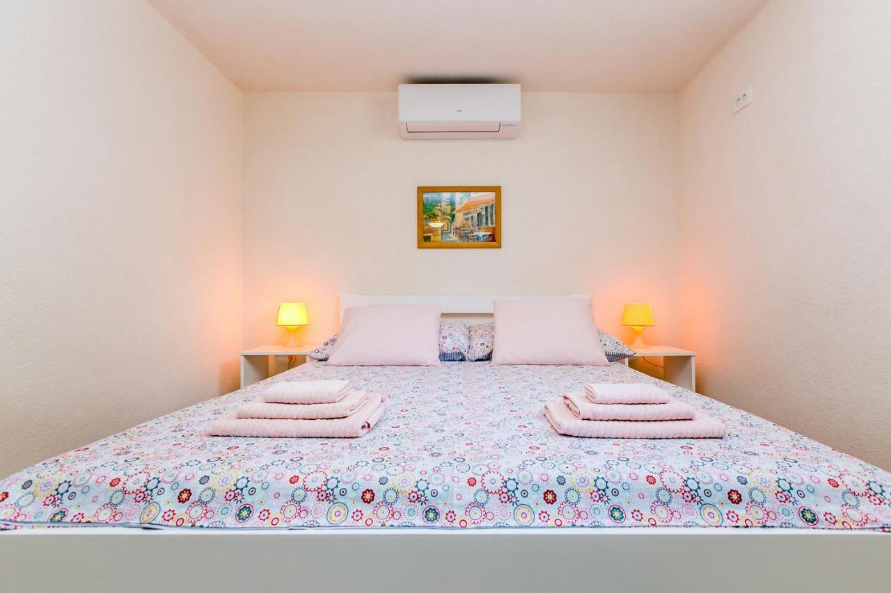 Apartman Hana Apartment Omisalj Exterior photo
